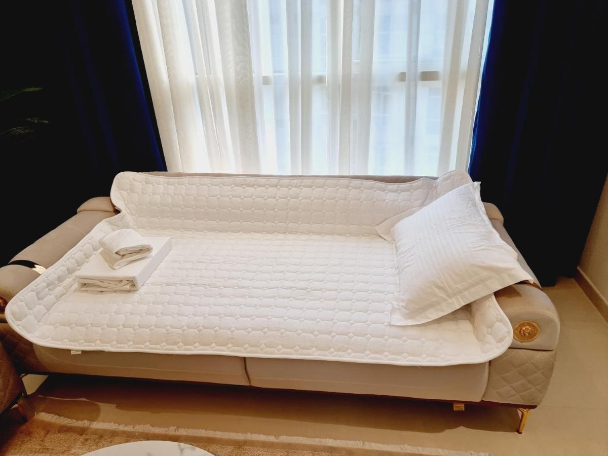 Dunya Tower Luxury And 2 Min Walk To Dubai Mall And Burj Khalifa In Heart Of Downtown Exterior foto