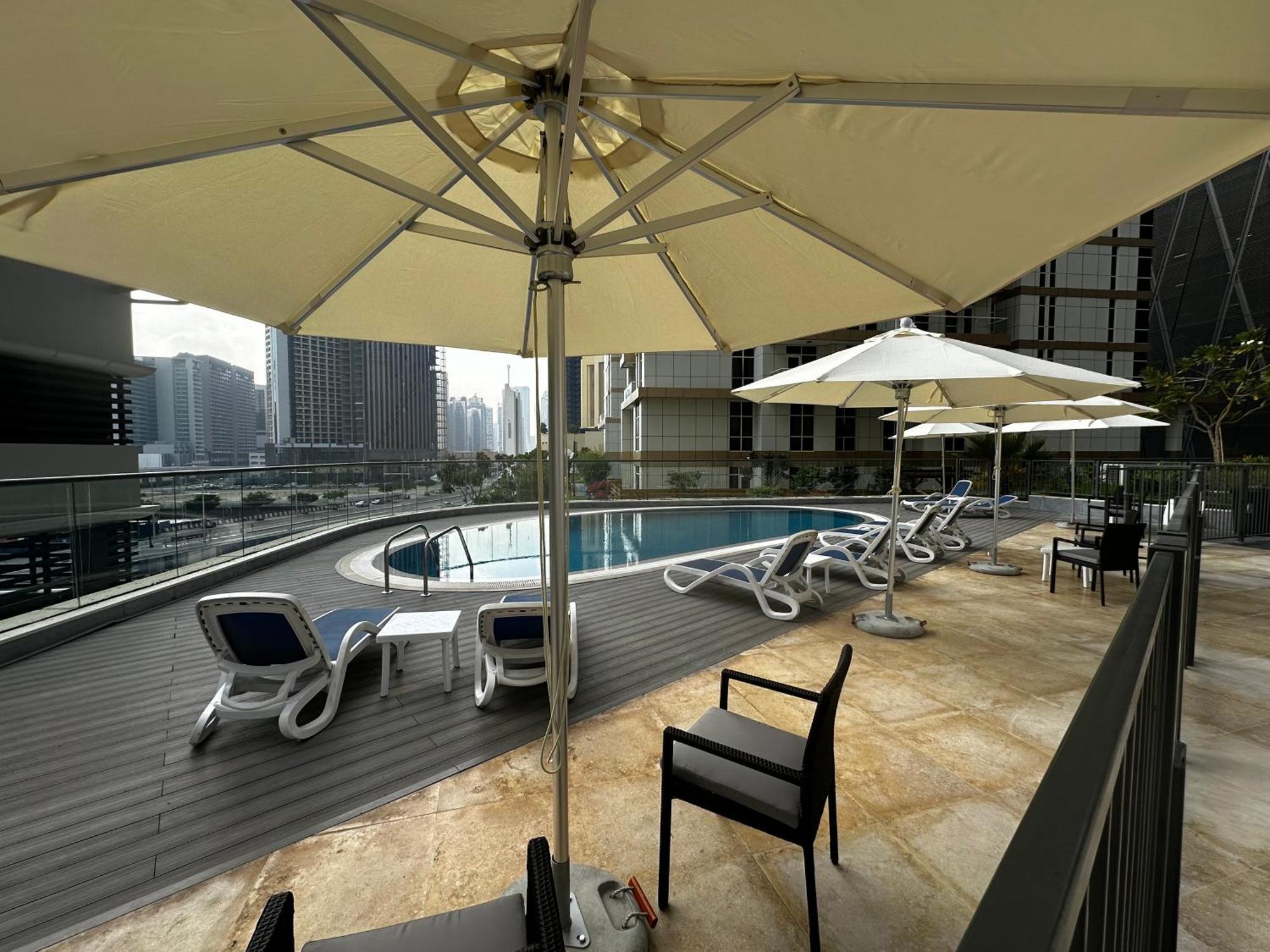 Dunya Tower Luxury And 2 Min Walk To Dubai Mall And Burj Khalifa In Heart Of Downtown Exterior foto